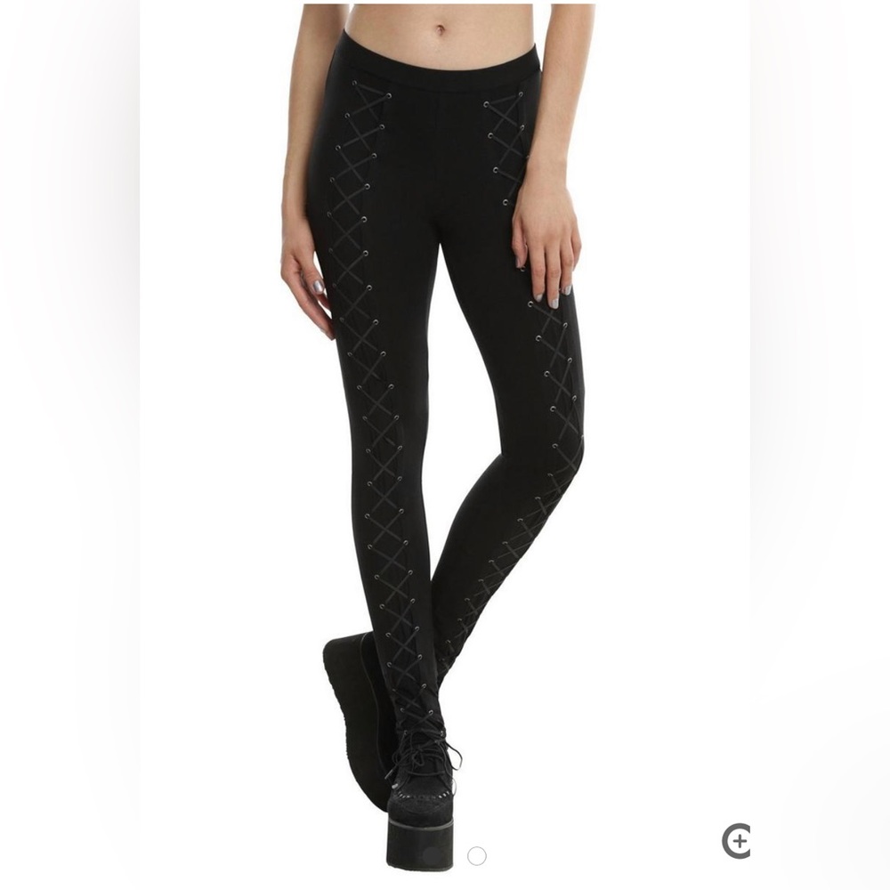 Hot topic front lace up black leggings size XL
